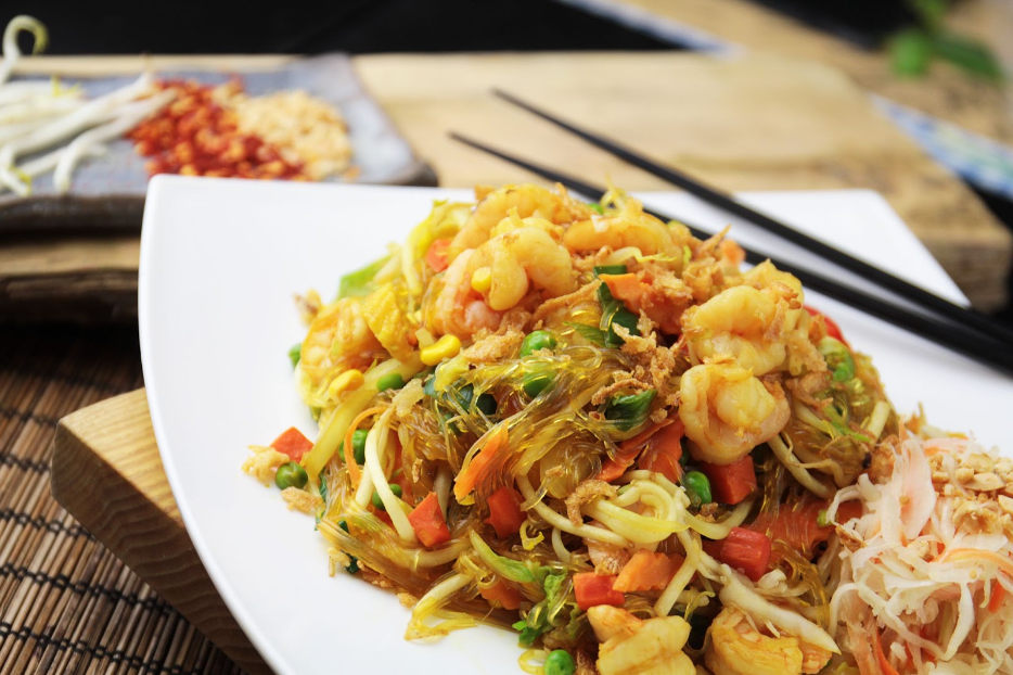 Hearts of Palm Noodle Stir Fry with Vegetables and Shrimp